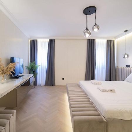 Luxury Villa Christian 우마그 외부 사진
