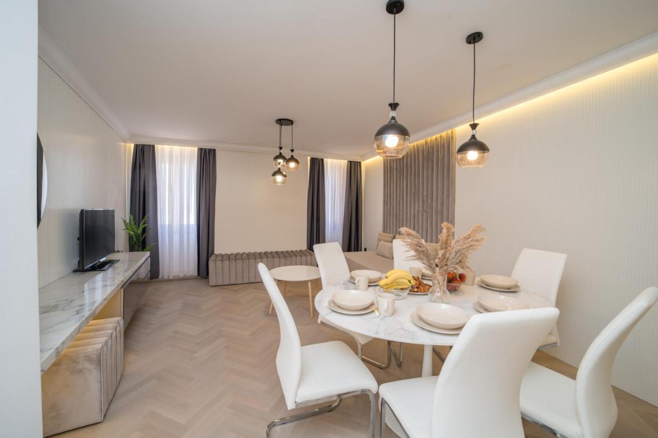 Luxury Villa Christian 우마그 외부 사진