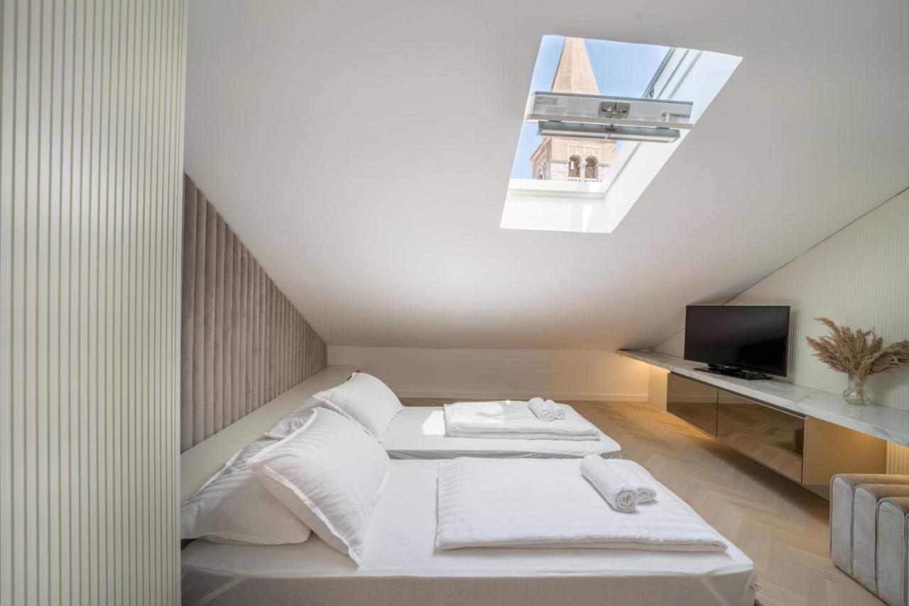 Luxury Villa Christian 우마그 외부 사진