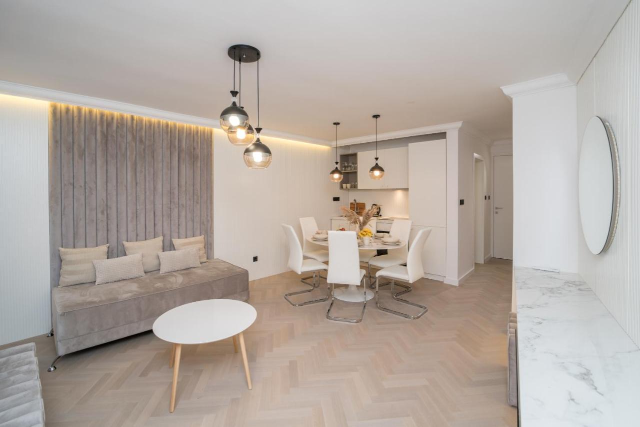Luxury Villa Christian 우마그 외부 사진