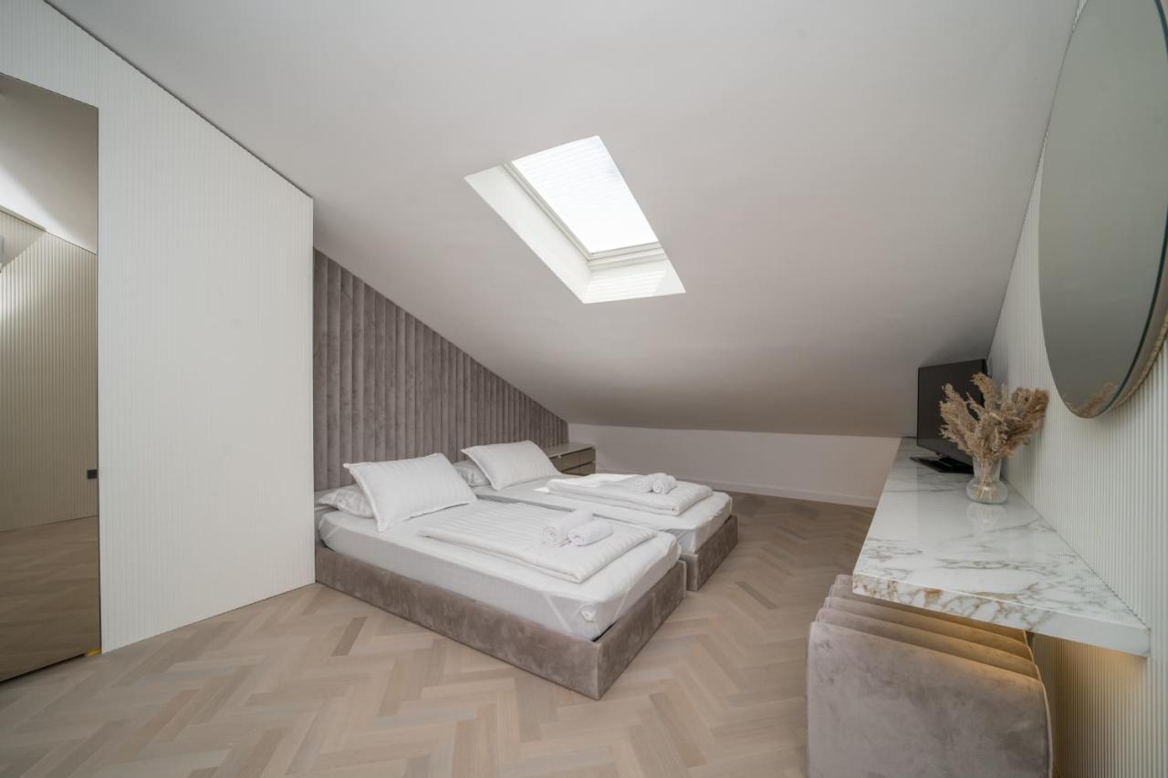 Luxury Villa Christian 우마그 외부 사진